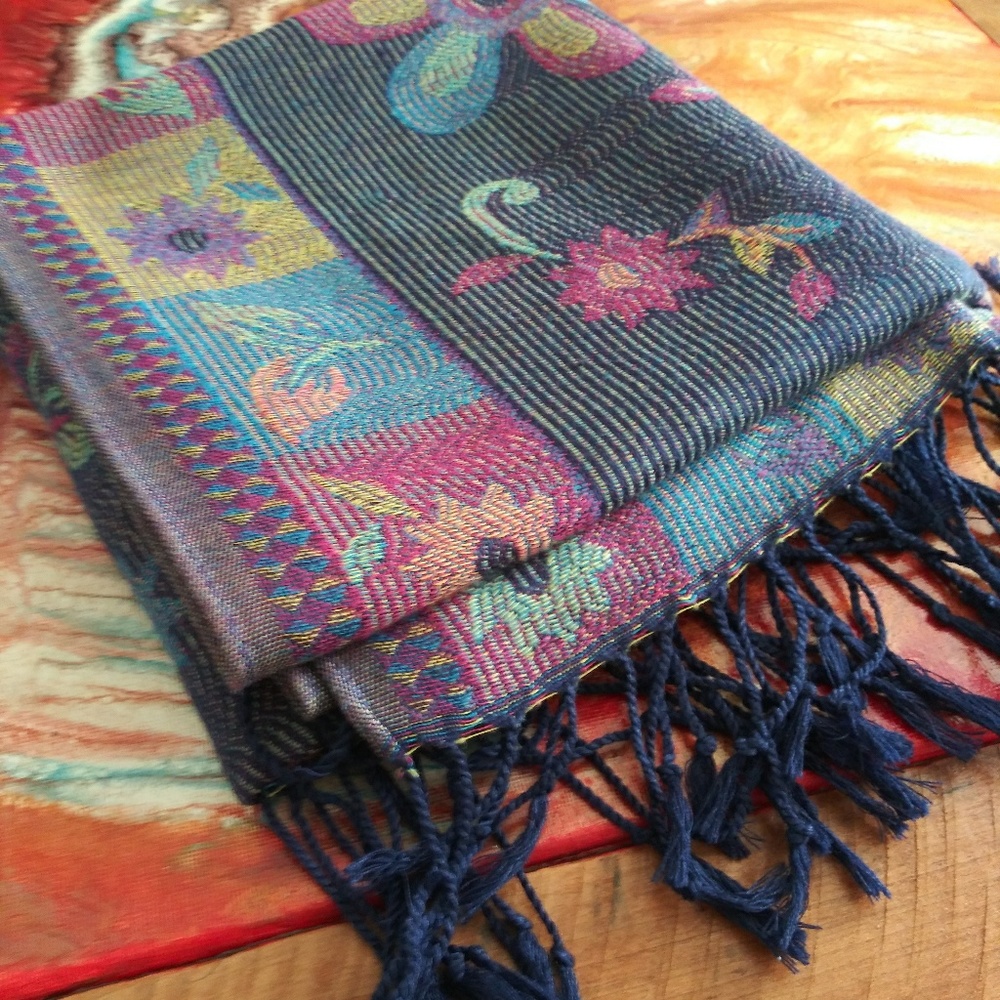 Scarf - Picture 3 of 4